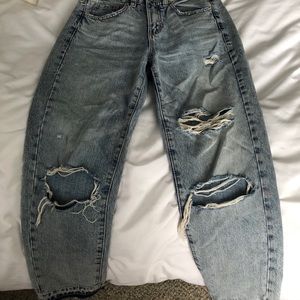 “Garage” girlfriend jeans